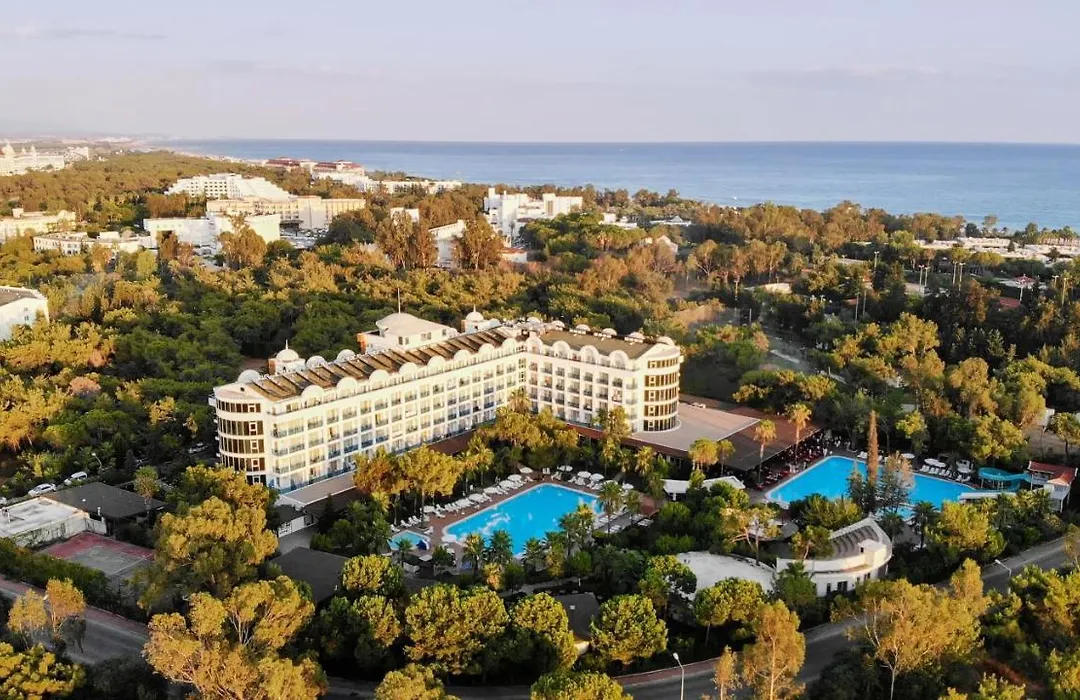 Otel Maya World Side