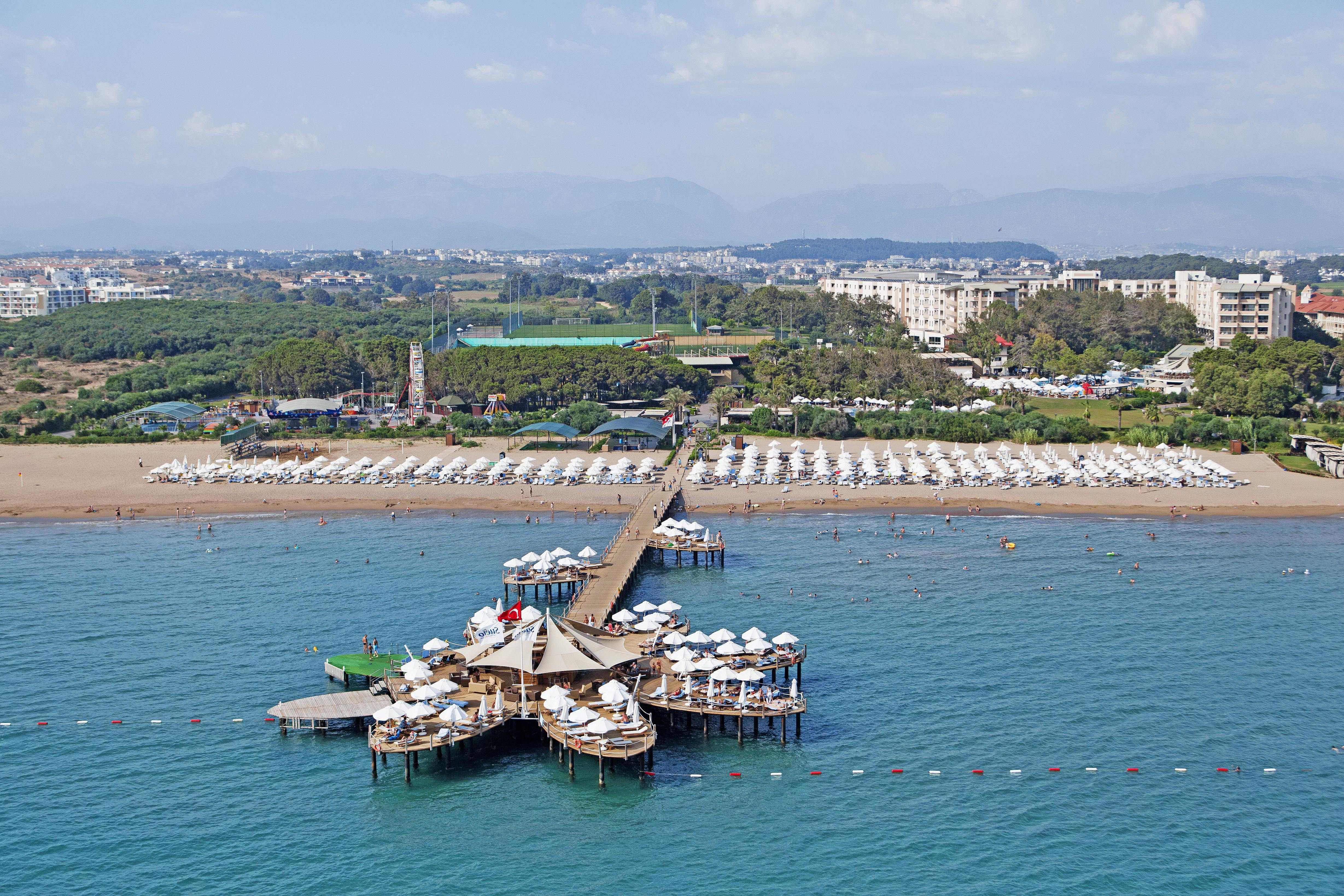 Sueno hotels beach shop side